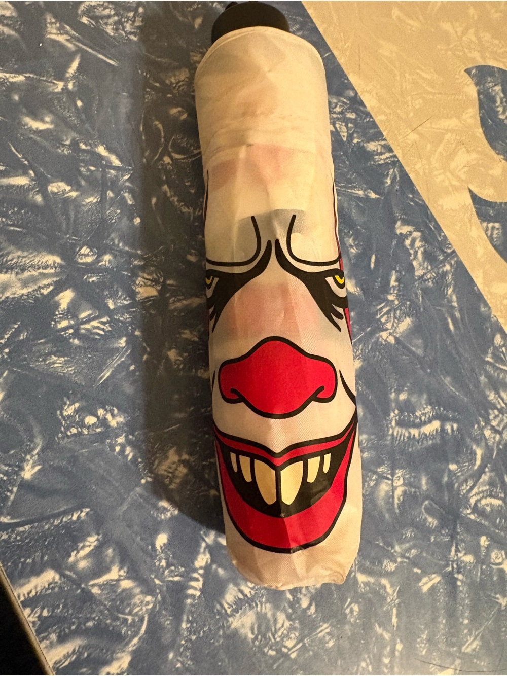 NWOT IT Pennywise Water Reactive Blood Splatter Umbrella